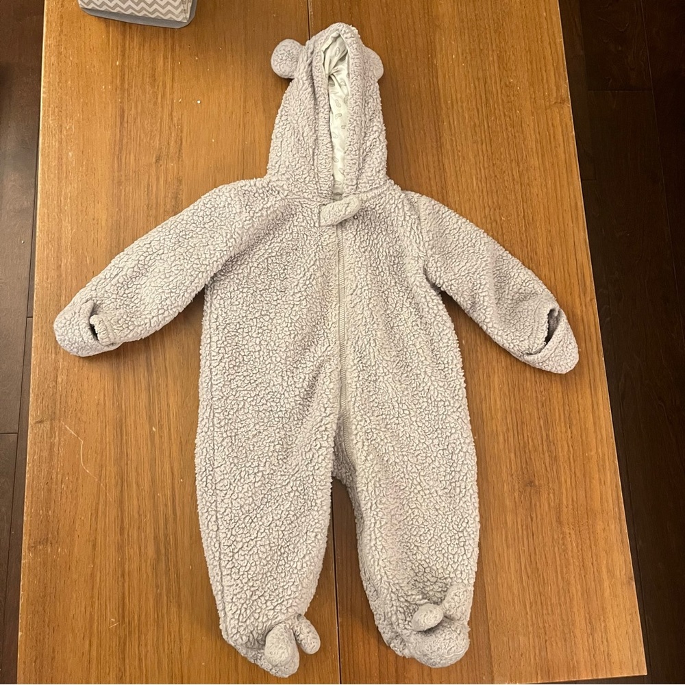 VGUC EGG NY baby bunting size 6 months